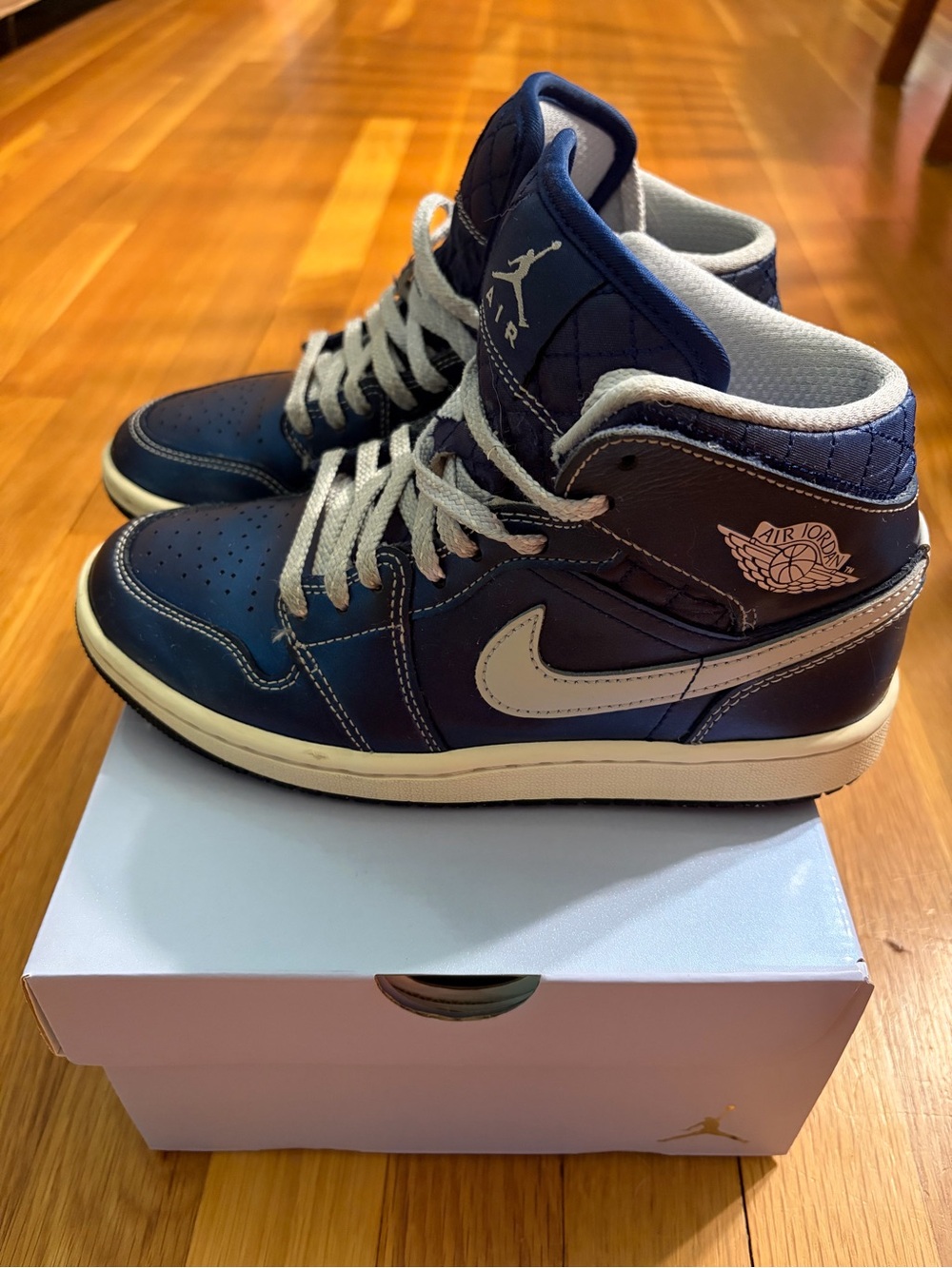 Women’s Air Jordan 1 Mid SE Size 6.5